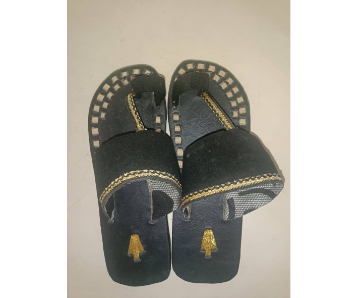 Kabaila kiatu cheusi size 42