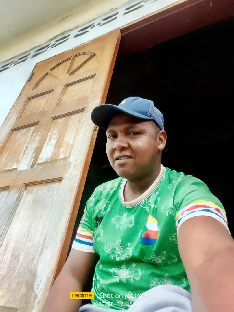 Mmadi Ali plombier Comores